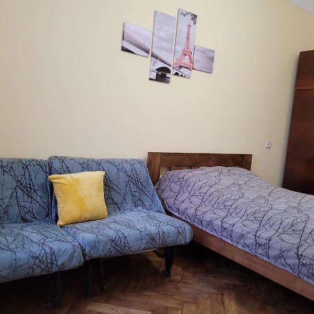 Зручна І Комфортна Квартира Недалеко Від Вокзалу І Центру Міста Lviv Dış mekan fotoğraf